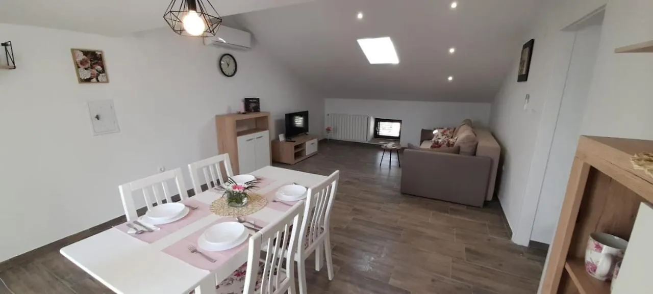 Apartman Mili Pula 0*,  Kroatië